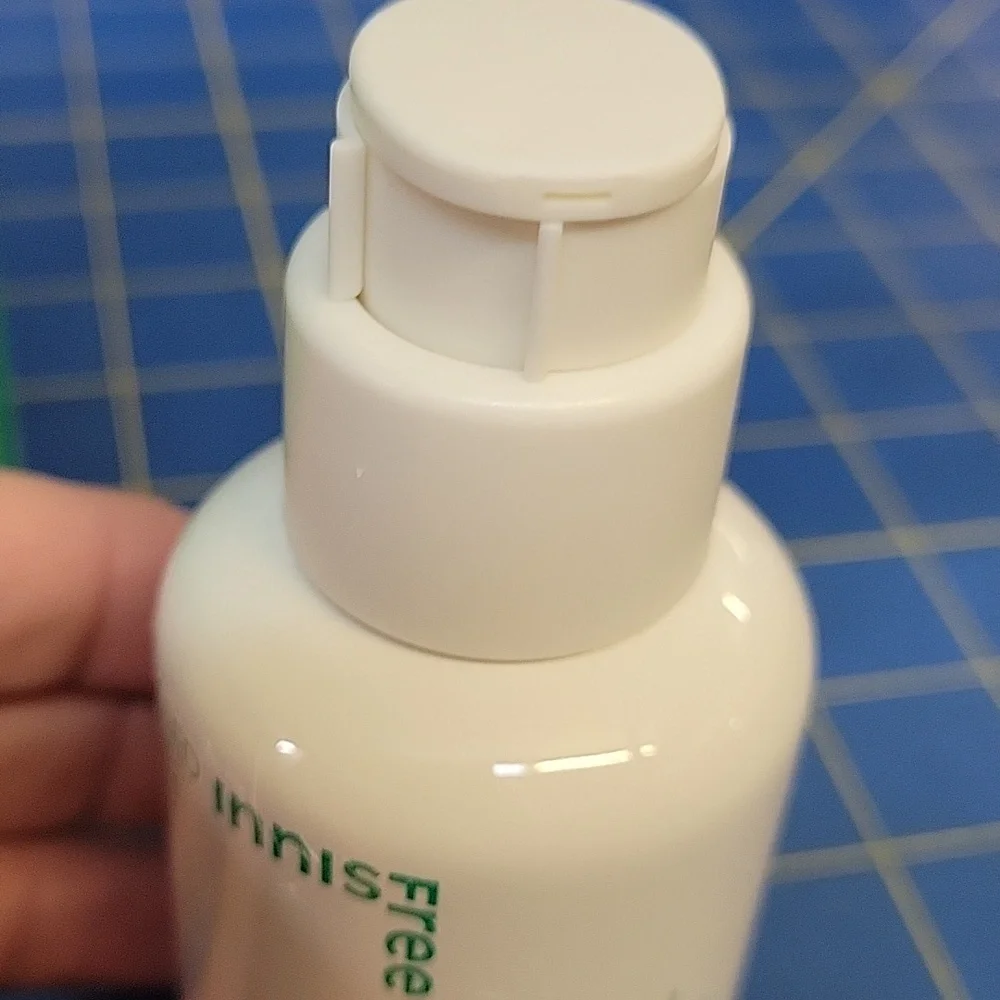 Green Tea Seed Hyaluronic Facial Serum 80ml New in Box